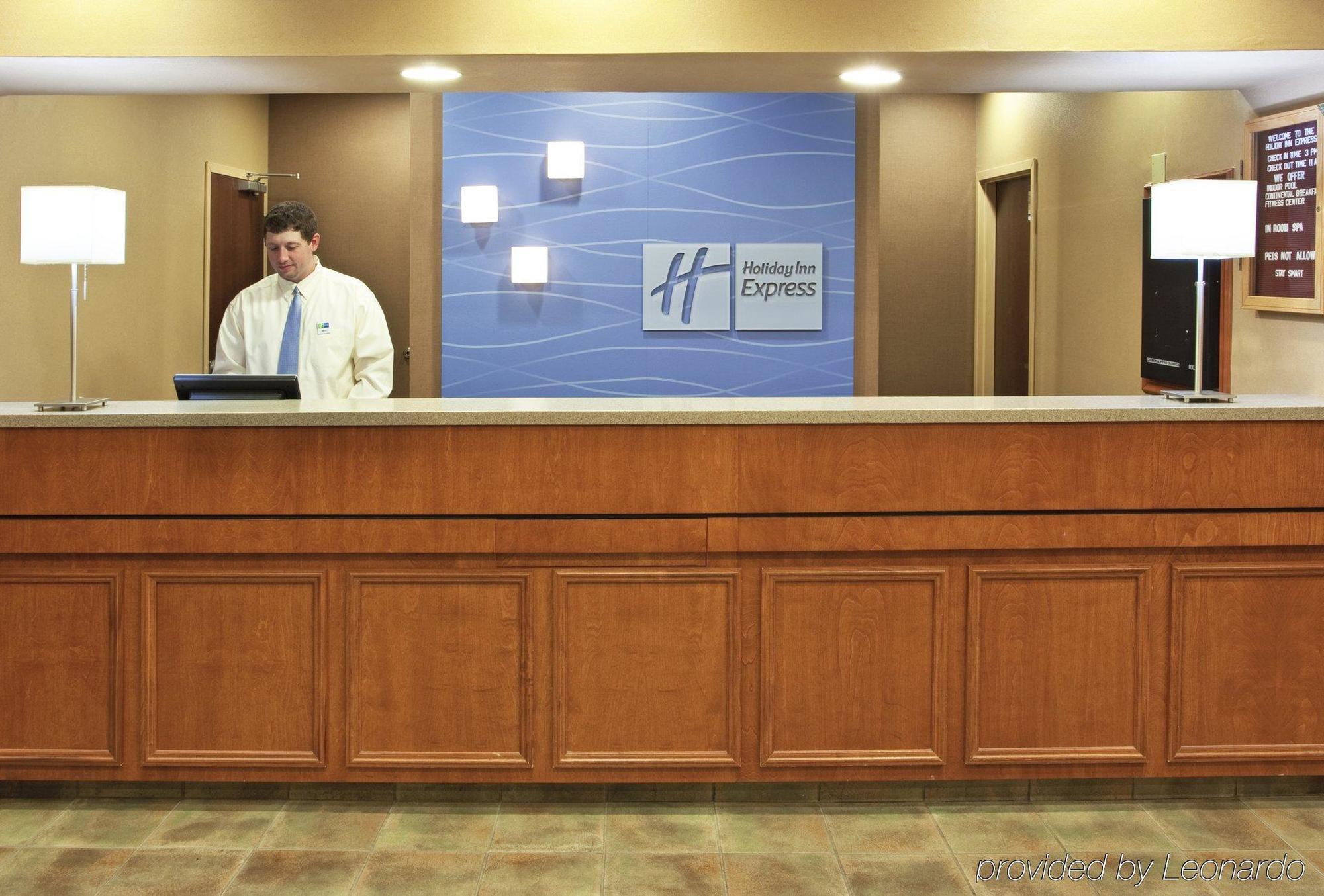 Holiday Inn Express Hotel & Suites Cincinnati-Blue Ash, An Ihg Hotel Interior foto